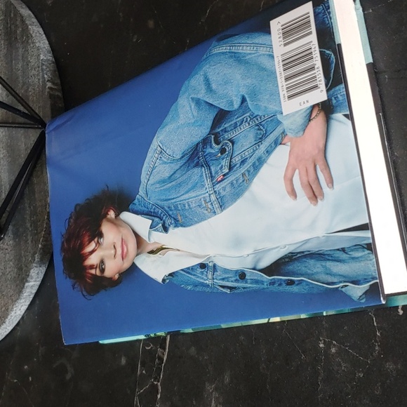 New York Times Bestselling Author Sandra Brown's Thick as Thieves First Edition - Picture 5 of 5